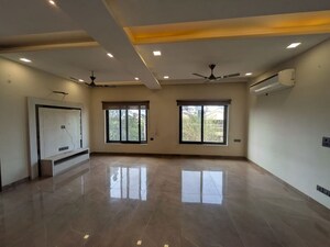 Living Room in 3 BHK Builder Floor at Sector 57 – for Rent