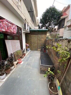 Balcony in 3 BHK Builder Floor at SS Mayfield Gardens, Sector 51 – for Rent