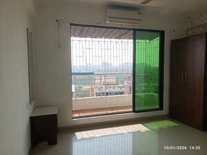 Bedroom in 2 BHK Apartment at Seawoods – for Rent