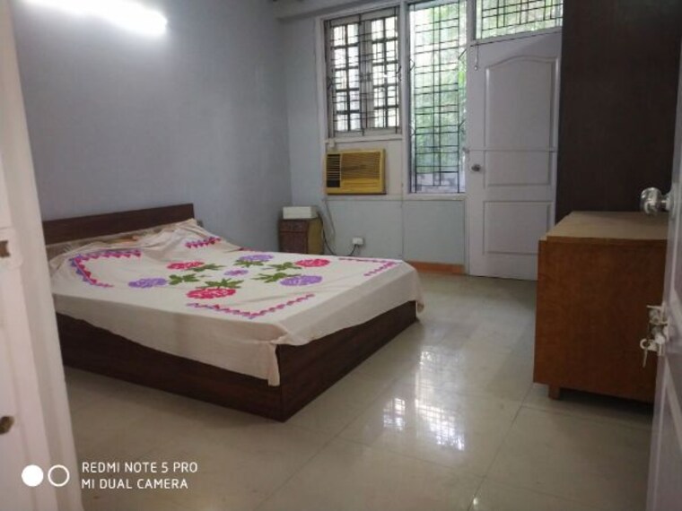 Bedroom, ss-southend-floors 3 Bedroom 1650 Sq.Ft. Builder Floor In South City 2 Gurgaon 9849084