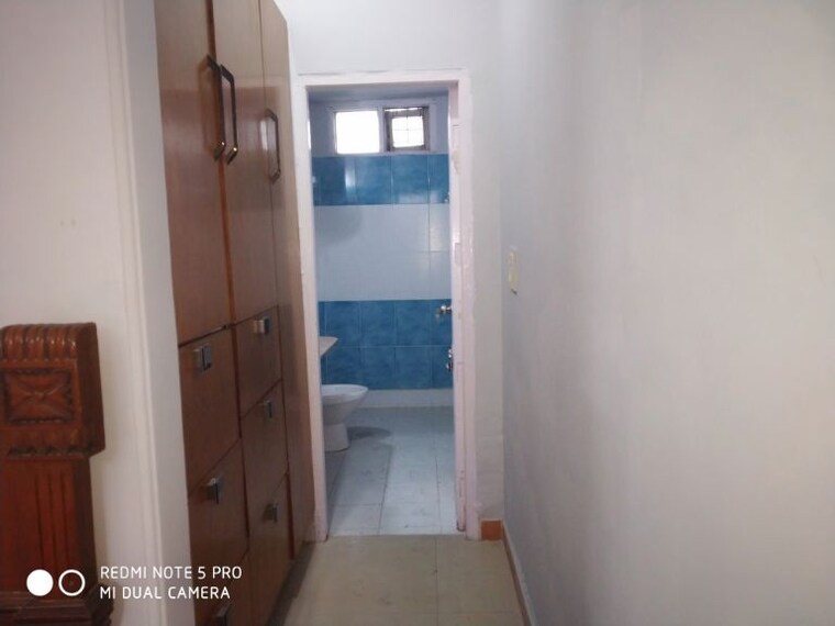 Bathroom, ss-southend-floors 3 Bedroom 1650 Sq.Ft. Builder Floor In South City 2 Gurgaon 9849084