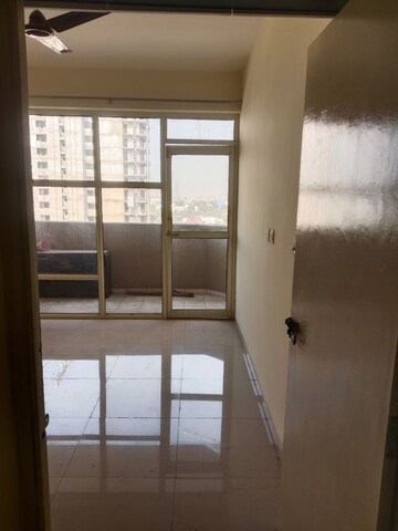 2 BHK Apartment For Rent in Pyramid Pride, Sector 76