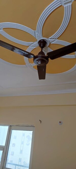 Furnished Amenities in 3 BHK Apartment at Express Zenith, Sector 77 – for Rent