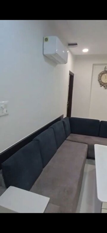 Furnished Amenities in 3 BHK Apartment at Pitampura – for Sale