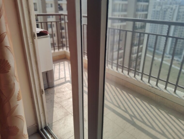 Balcony, amrapali-golf-homes 3 Bedroom 1595 Sq.Ft. Apartment In Sector 4 Greater Noida Greater Noida 9849560