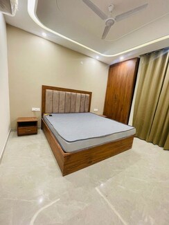 1 RkBuilder Floor For Rent in Sector 52