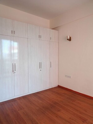 Room in 4 BHK Apartment at Adani Samsara, Sector 60 – for Rent