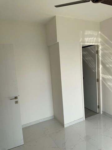 Furnished Amenities in 1.5 BHK Apartment at Runwal Gardens, Dombivli East – for Rent