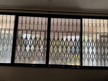 Bedroom in 2 BHK Apartment at Santacruz West – for Rent