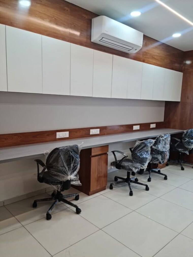 Team Area, shyamal Commercial Office Space 950 Sq.Ft. In Shyamal Ahmedabad 9849851