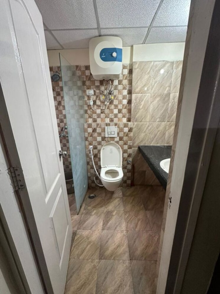 Bathroom, levana-celebrity-gardens 3 Bedroom 2015 Sq.Ft. Apartment In Sushant Golf City Lucknow 9849913