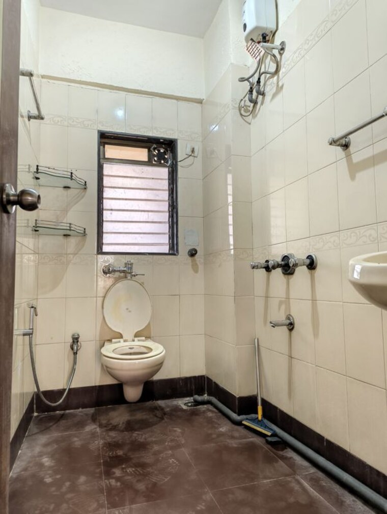 Bathroom, abrol-house 2 Bedroom 650 Sq.Ft. Apartment In Malad West Mumbai 9849960