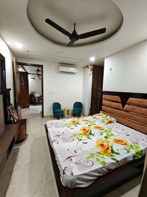 Bedroom in 2 BHK Builder Floor at Sector 52 – for Rent