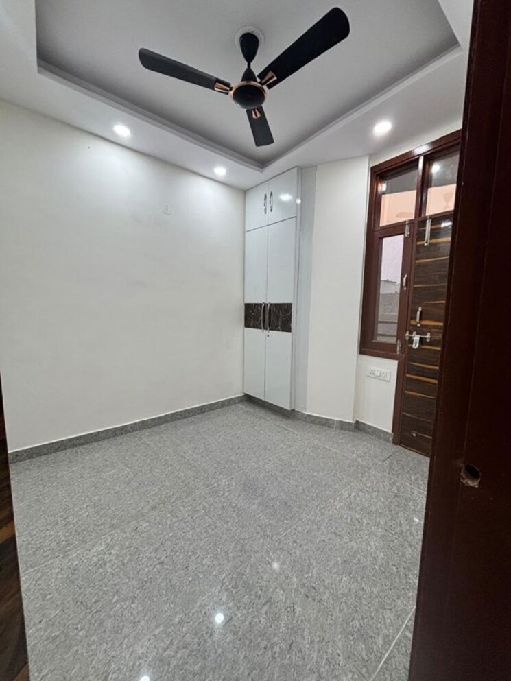 Room, dwarka mor 2 Bedroom 800 Sq.Ft. Builder Floor In Dwarka Mor Delhi 9849963