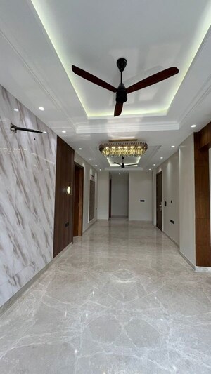 Building Lobby in 3 BHK Builder Floor at MKS County, Sohna Sector 2 – for Sale