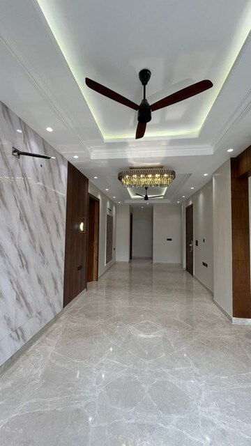 Building Lobby in 3 BHK Builder Floor at MKS County, Sohna Sector 2 – for Sale