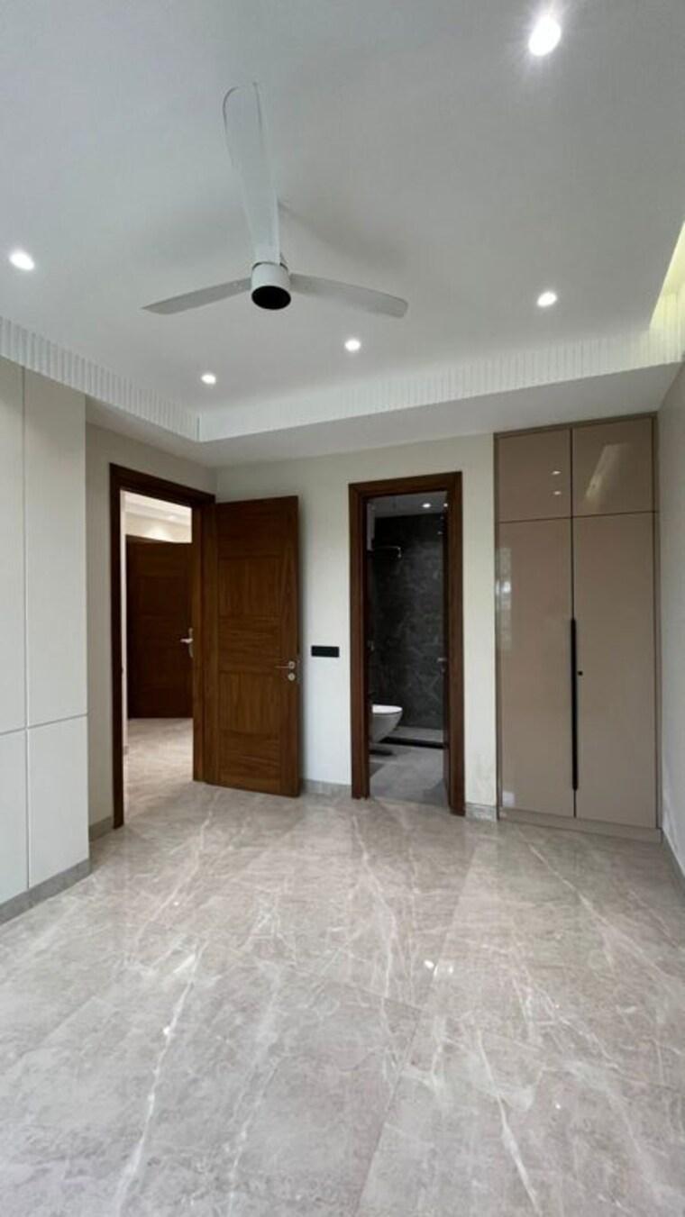 Room, mks-county 3 Bedroom 1890 Sq.Ft. Builder Floor In Sohna Sector 2 Gurgaon 9850010