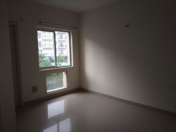 Room in 3 BHK Apartment at Sare Crescent Parc, Sector 92 – for Sale