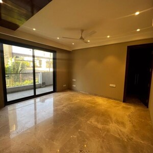 Room in 3 BHK Builder Floor at South City 1 – for Sale
