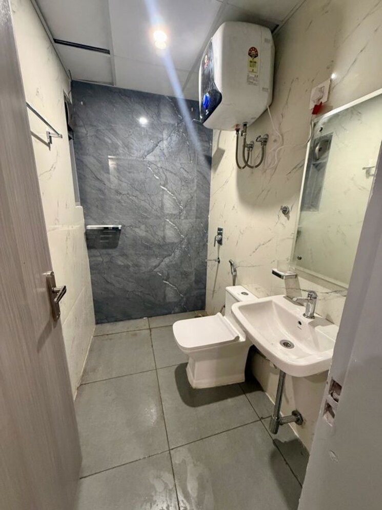 Bathroom, sector 15 1 Bedroom 1190 Sq.Ft. Builder Floor In Sector 15 Gurgaon 9850183
