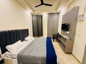 1 BHK Builder Floor For Rent in Sector 15