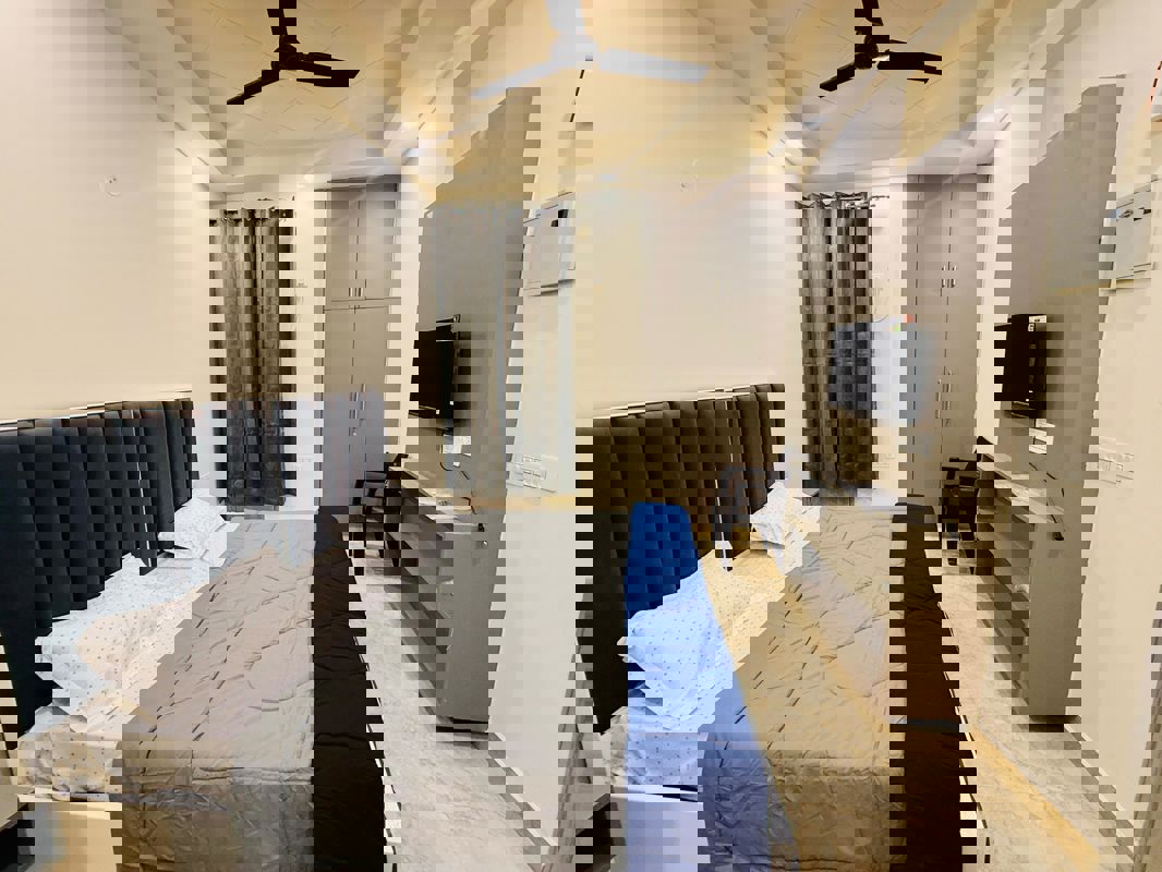 1 BHK Builder Floor For Rent in Sector 15