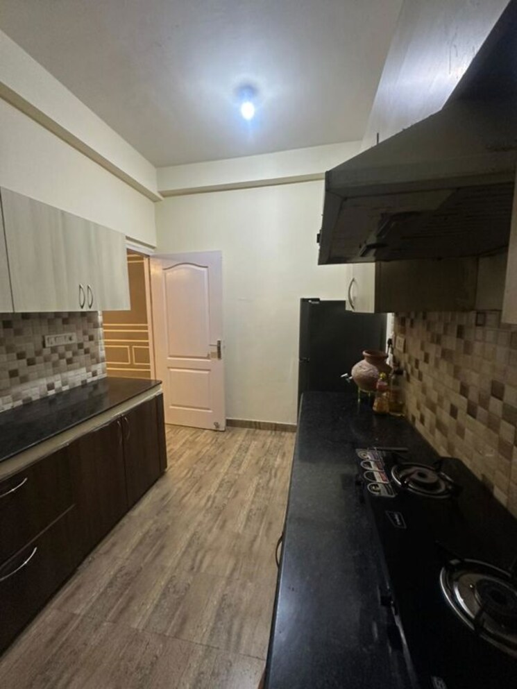  Parking, levana-celebrity-meadows 3 Bedroom 1981 Sq.Ft. Apartment In Bagiamau Lucknow 9850204