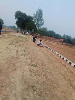 Plot For Sale in Sultanpur Road