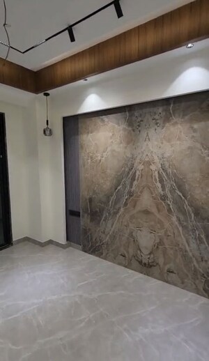 Room in 4 BHK Apartment at Ansal API Versalia, Sector 67a – for Rent