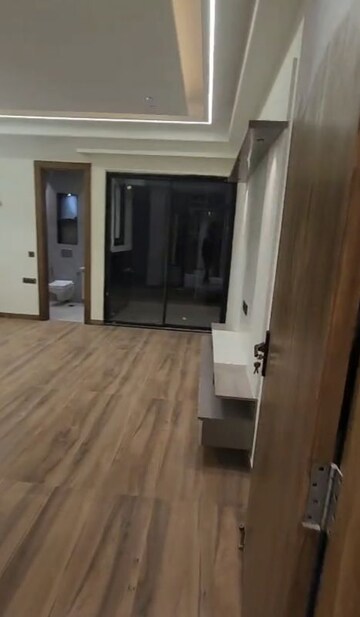 Bathroom in 4 BHK Apartment at Ansal API Versalia, Sector 67a – for Rent