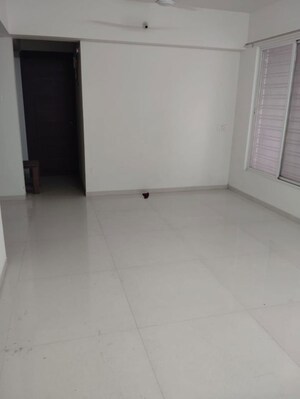Room in 3 BHK Apartment at Suyog Padmavati Hills, Bavdhan – for Rent