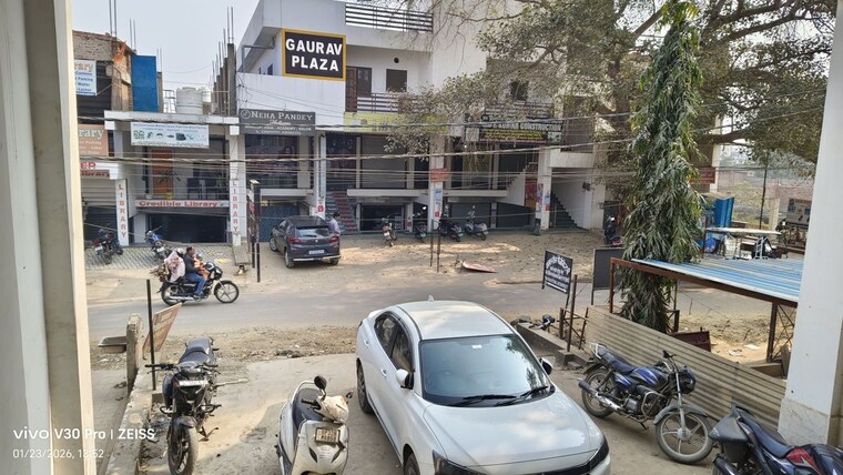  Parking, indira nagar Commercial Shop 1500 Sq.Ft. In Indira Nagar Lucknow 9850311