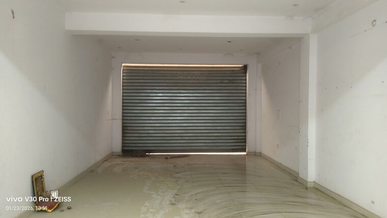 Room, indira nagar Commercial Shop 1500 Sq.Ft. In Indira Nagar Lucknow 9850311