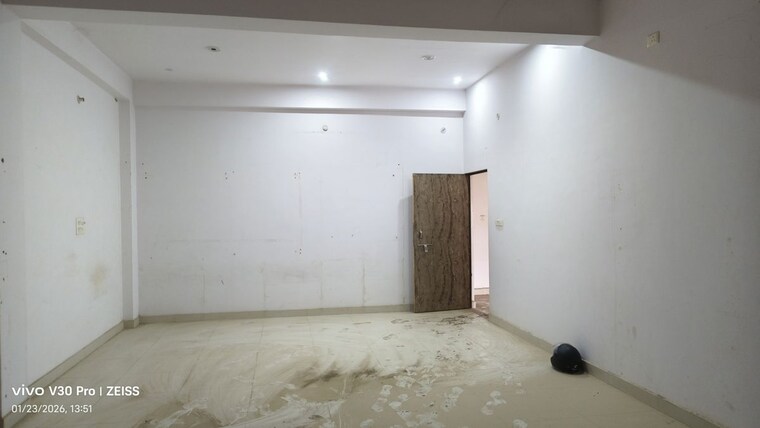 Room, indira nagar Commercial Shop 1500 Sq.Ft. In Indira Nagar Lucknow 9850311