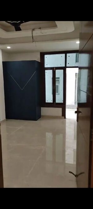Room in 3 BHK Builder Floor at Sector 104 – for Sale
