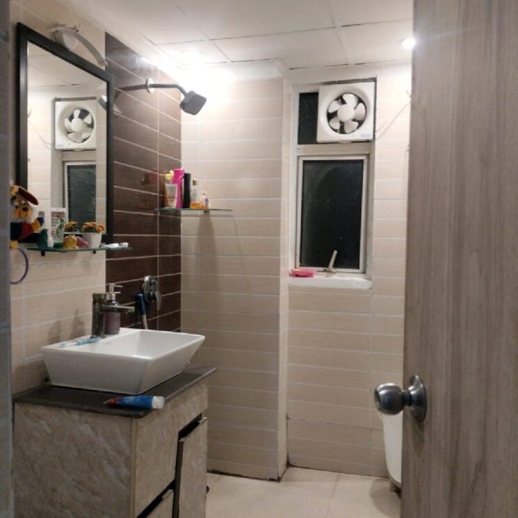 Bathroom, amrapali-zodiac 2.5 Bedroom 1075 Sq.Ft. Apartment In Sector 120 Noida 9850484