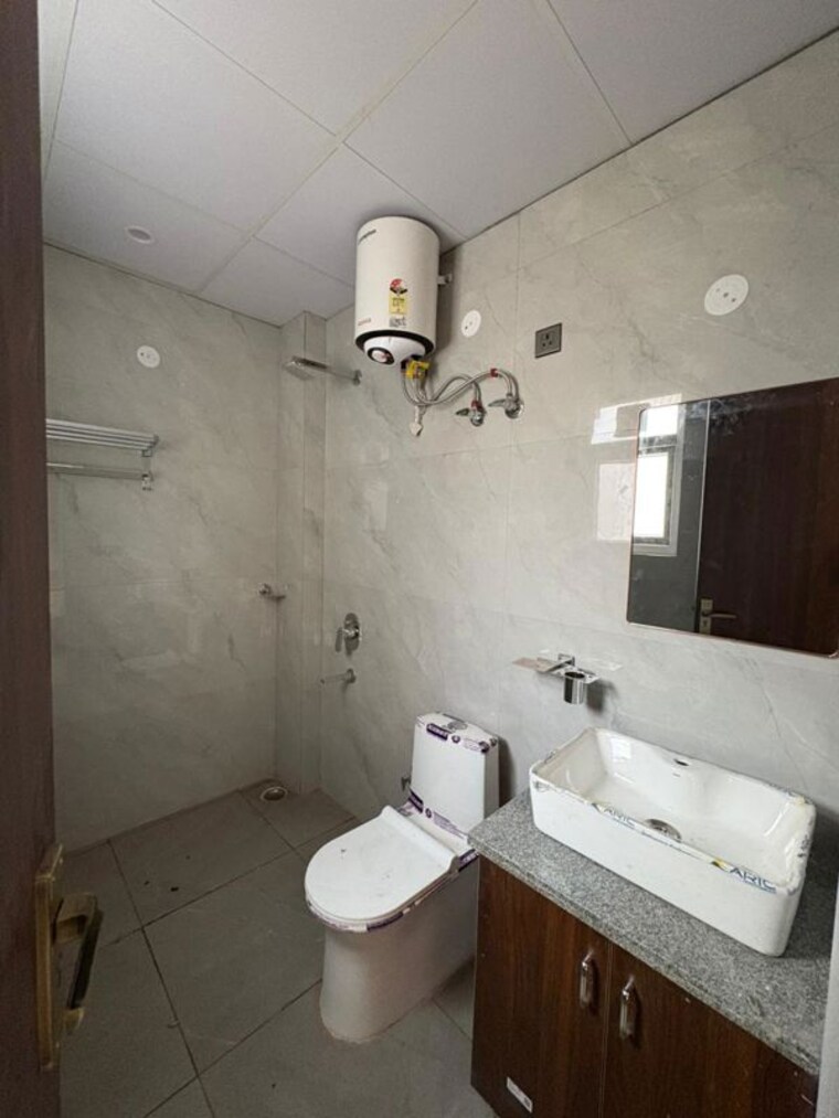 Attached Bathroom, sector 46 3 Bedroom 1575 Sq.Ft. Builder Floor In Sector 46 Gurgaon 9850649