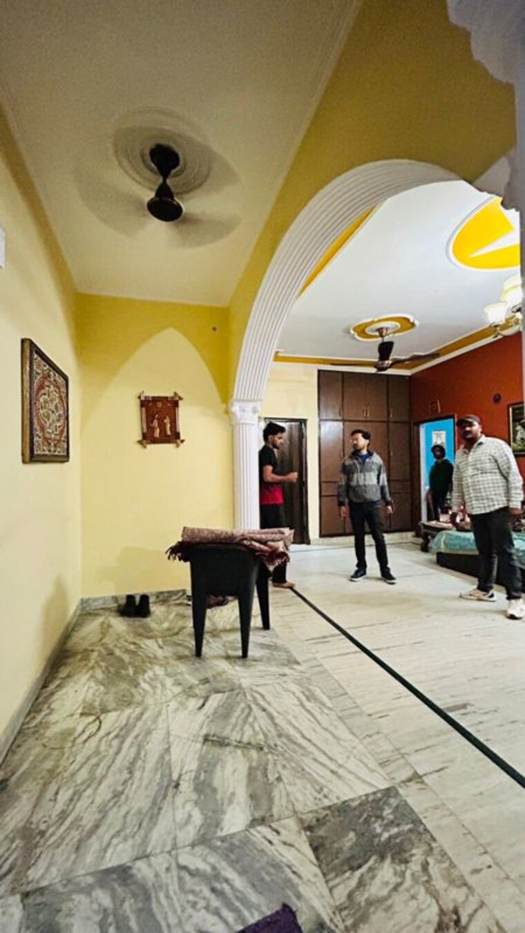  Parking, kalkaji 4 Bedroom 2524 Sq.Ft. Builder Floor In Kalkaji Delhi 9850657