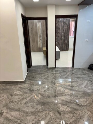 Room in 3 BHK Builder Floor at Rohini – for Rent