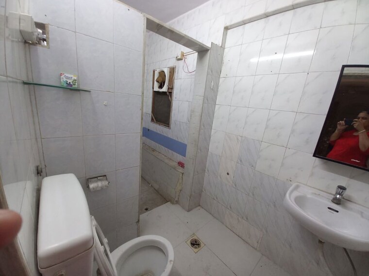 Bathroom, sun-glory 2 Bedroom 1000 Sq.Ft. Apartment In Powai Mumbai 9850927