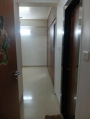 Bathroom in 2 BHK Apartment at Raheja Reflections, Kandivali East – for Rent