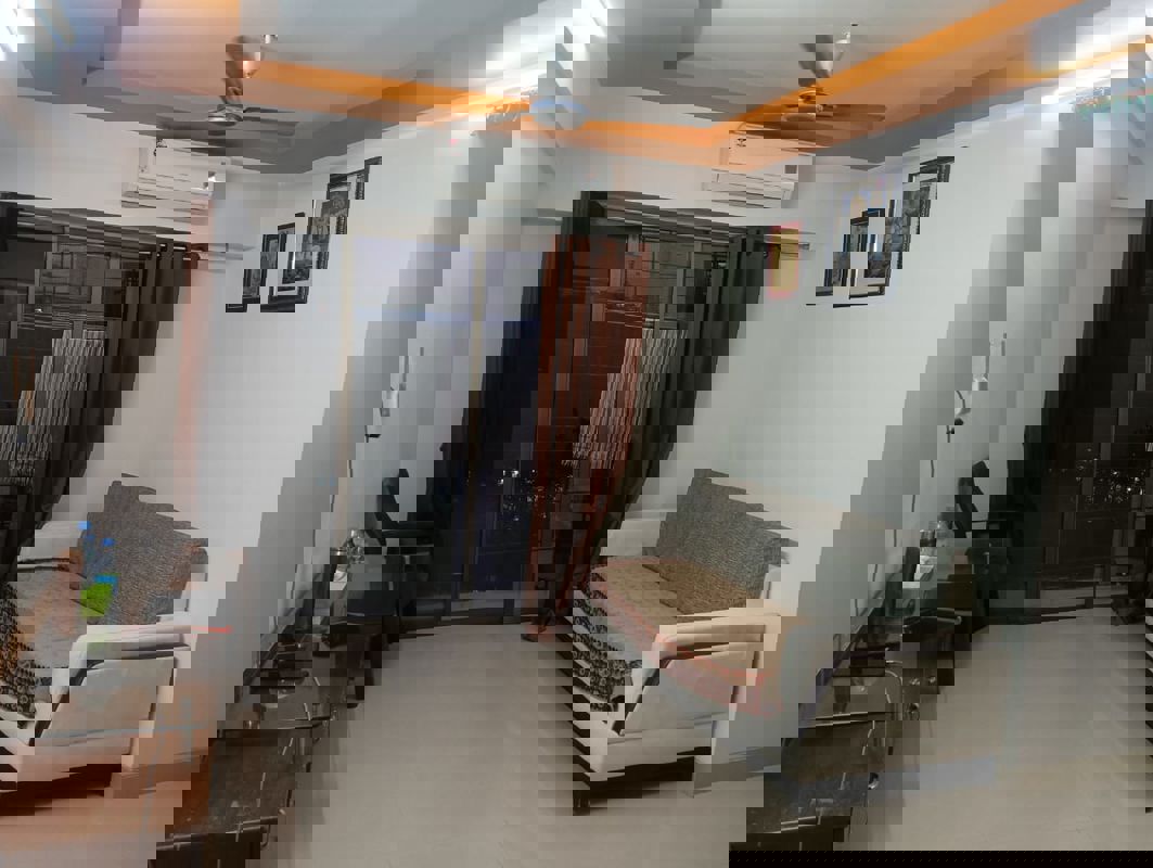 2 BHK Apartment For Rent in Raheja Reflections