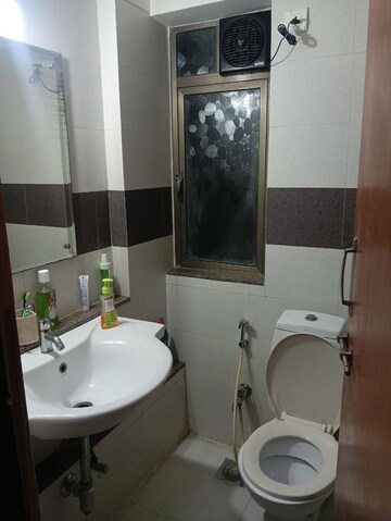 Master Bedroom in 2 BHK Apartment at Raheja Reflections, Kandivali East – for Rent