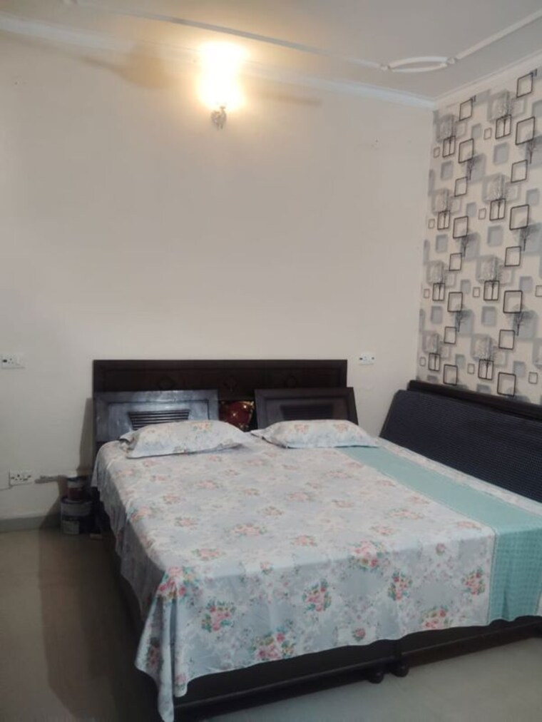 Bedroom, sector 125 3 Bedroom 150 Sq.Yd. Builder Floor In Sector 125 Mohali 9840923