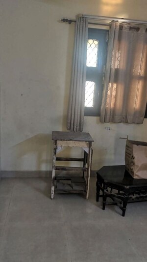 Living Room in 2 BHK Builder Floor at Pitampura – for Rent