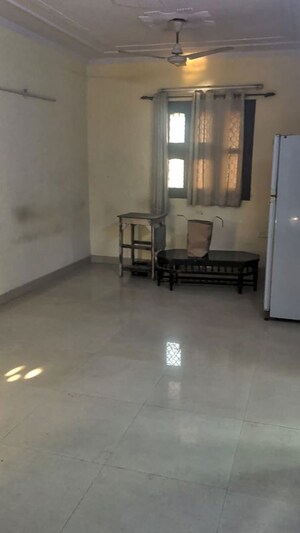 Living Room in 2 BHK Builder Floor at Pitampura – for Rent