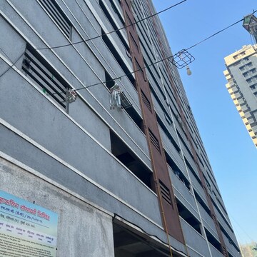 2 BHK Apartment – Exterior View View at Sameer Apartments, Yari Road - for Rent