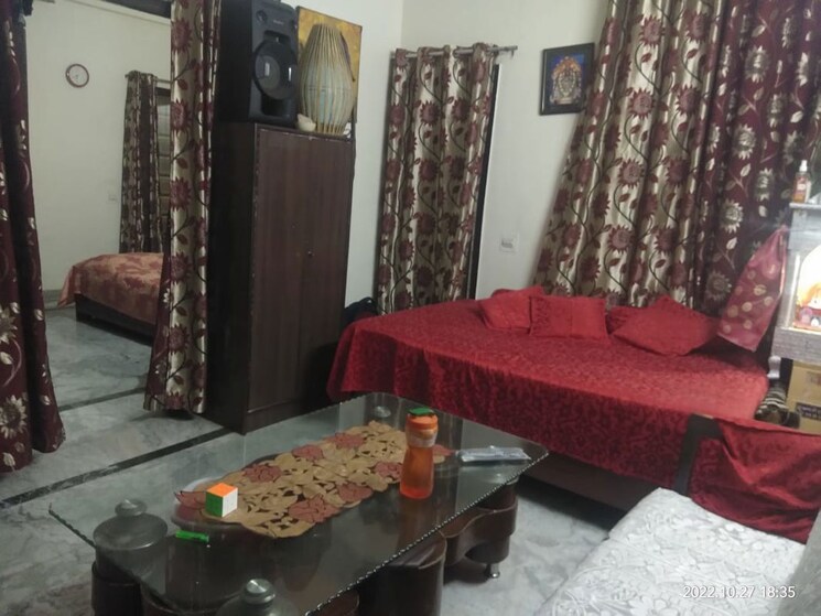 Living Room, sector 19 6 Bedroom 190 Sq.Yd. Independent House In Sector 19 Noida 9850932