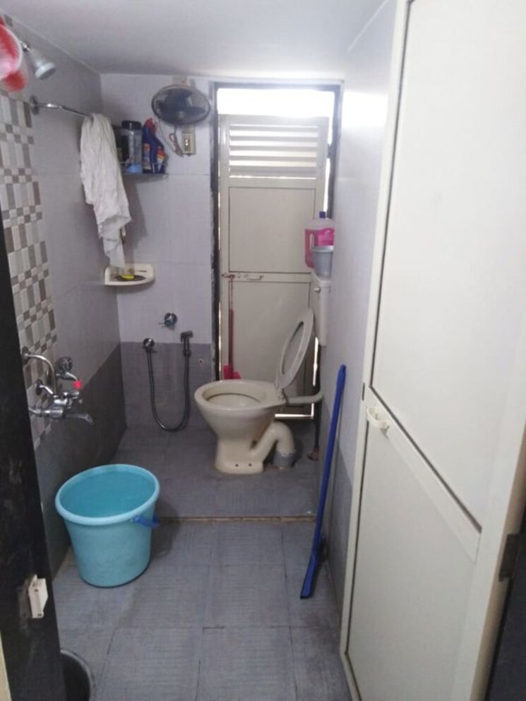 Attached Bathroom, squarefeet-grand-square 2 Bedroom 808 Sq.Ft. Apartment In Anand Nagar Thane 9850998