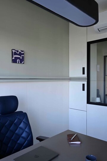 Room in  Office Space at Savaliya Krish Cubical, Thaltej – for Rent